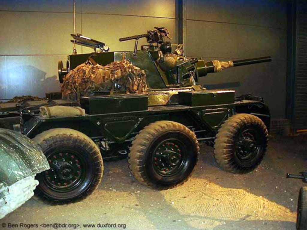 FV-601_Saladin_02