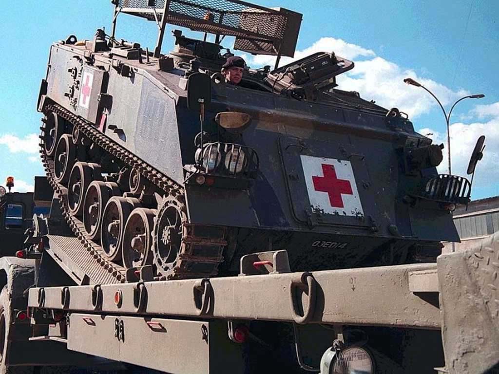 FV-432_Trojan_ambulance_0